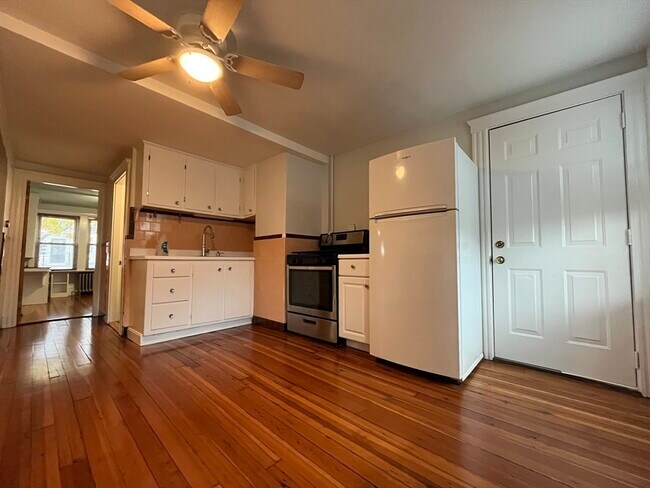 Building Photo - 254 Rantoul St