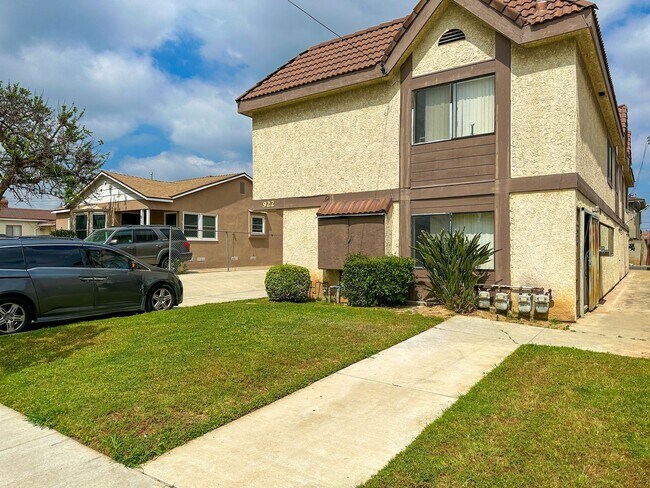 Building Photo - 922 Benito Ave