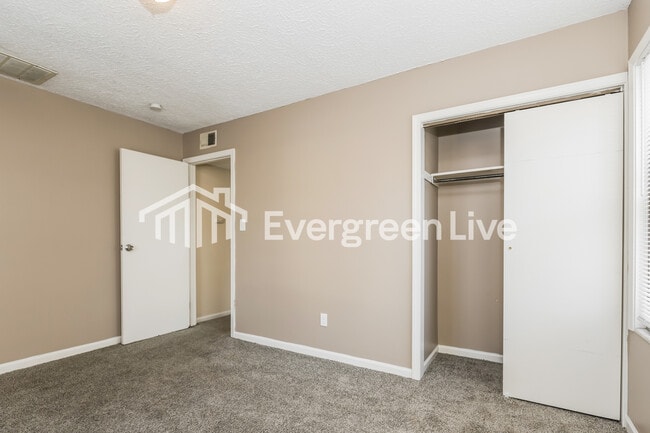 Building Photo - coming