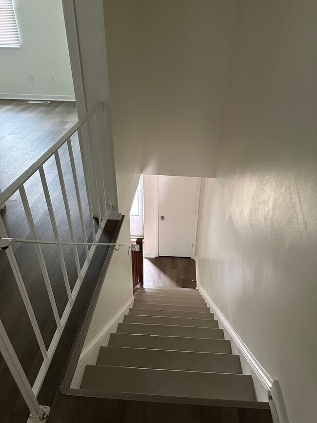 Building Photo - Georgetown Forest Townhomes off Old Forest Road