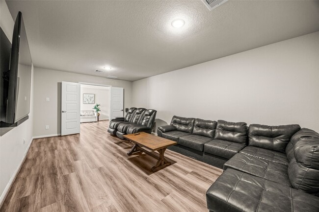 Building Photo - 15910 Jordan Mdw Wy