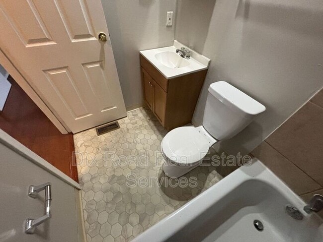 Building Photo - 2140 Rangoon Ct