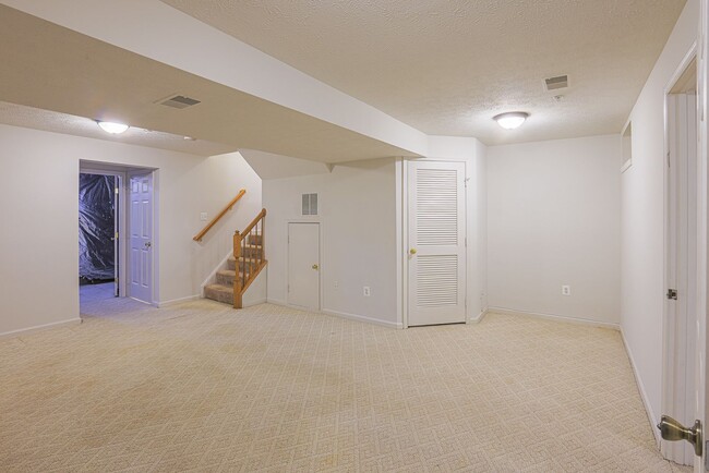 Building Photo - 4907 Bristle Cone Cir