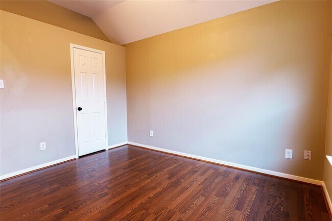 Building Photo - 14407 Eastern Redbud Ln