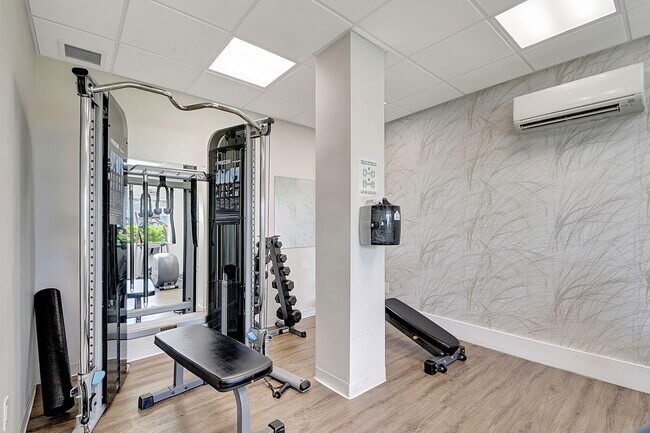 Building Photo - 2840 S Ocean Blvd