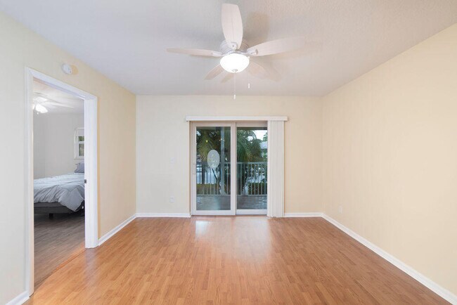 Building Photo - 18081 SE Country Club Dr