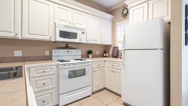 Building Photo - Woodshire Duplexes & Townhomes