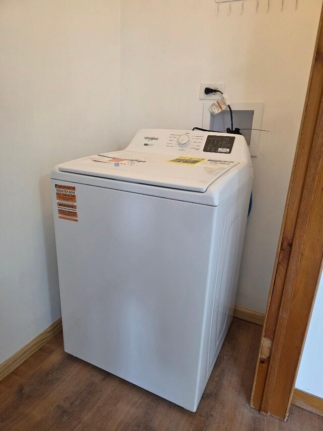 Building Photo - 2949 S Emerald Ave