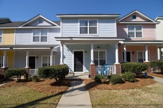 Building Photo - 2 bedroom/2.5 bathroom townhouse in Arsenal Hill