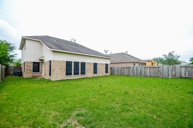 Building Photo - 5910 Llano Creek Dr