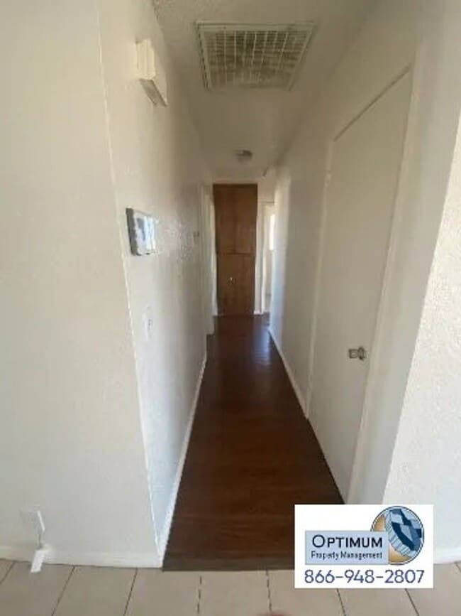 Building Photo - Charming 3-Bedroom Home with Large Backyard & Fenced Front Yard