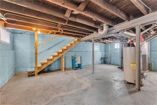 Building Photo - 14117 Sylvia Ave