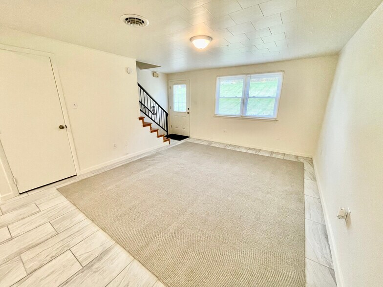 Living Room - 40 Pleasant St