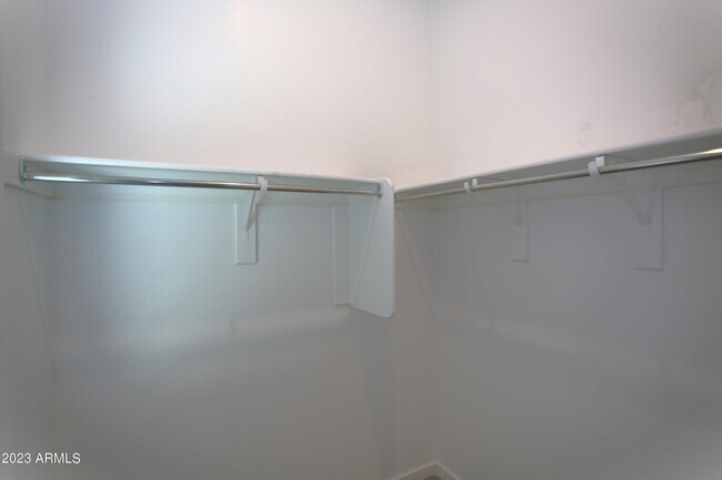 Building Photo - 1201 E Cherrywood Pl