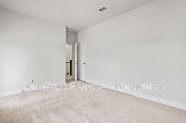 Building Photo - 165 Rowans Creek Dr