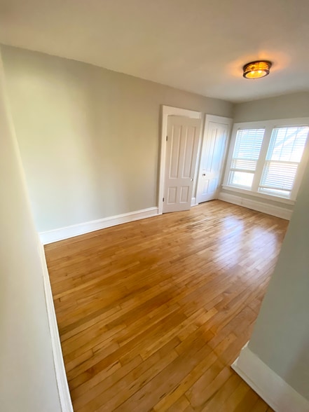 Bedroom 2 (14x9.5) - 618 Adams Street NE