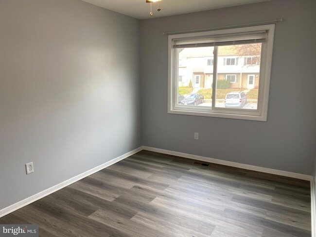 Building Photo - 4313 White Oak Ct