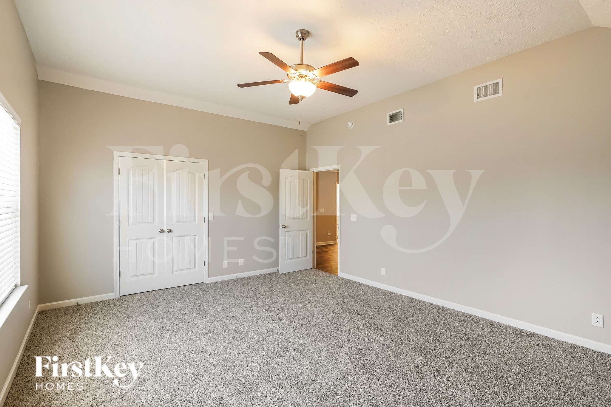 Building Photo - 1924 Albarado Trl