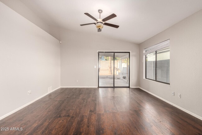 Building Photo - 3122 W Donald Dr