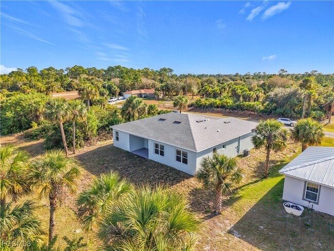 Building Photo - 5006 S Peachtree Cir