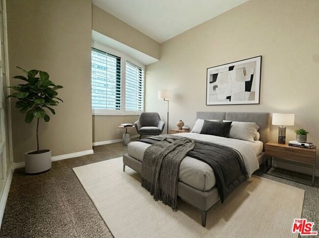 Building Photo - 10520 Wilshire Blvd