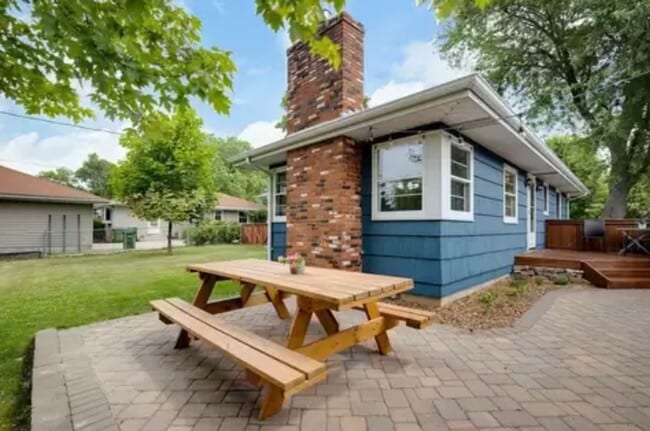 Building Photo - Beautiful 4BR 2BA Rambler in Roseville