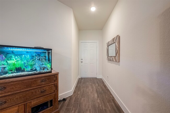 Building Photo - 1726 Summerlyn Ter Dr