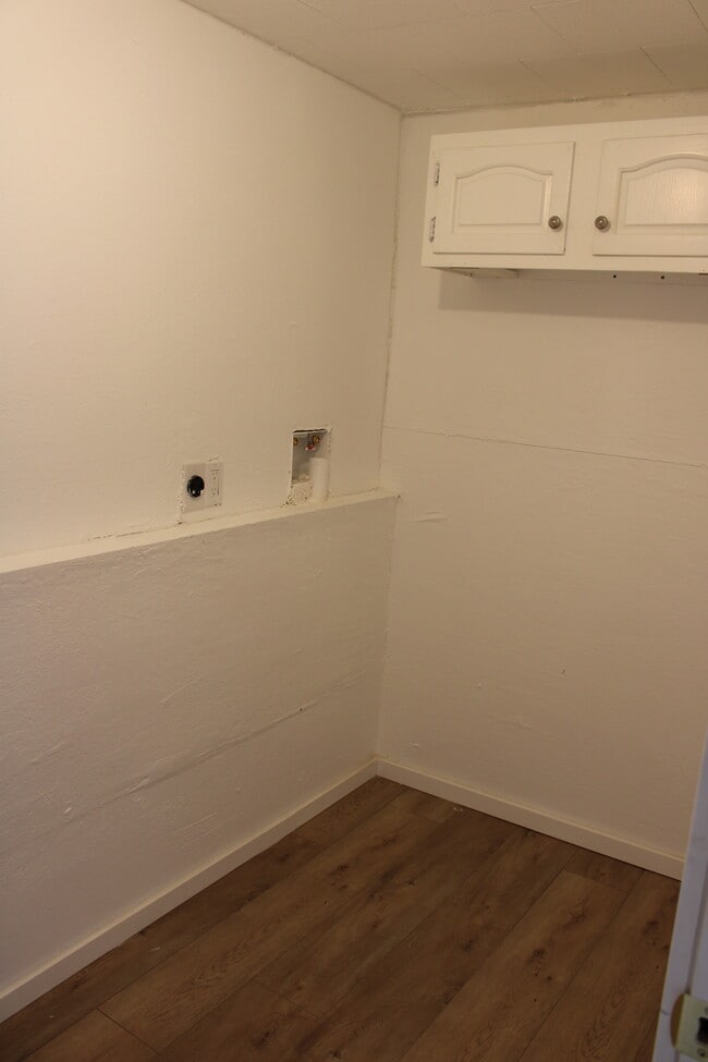 Building Photo - 842 Lloyd Ave