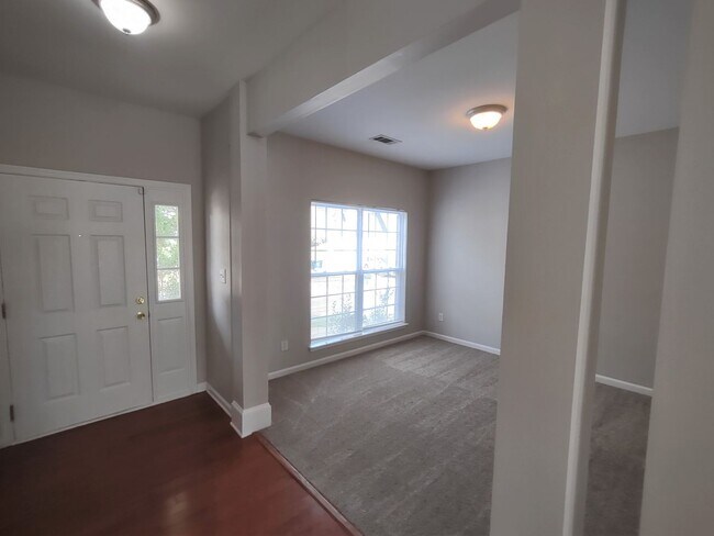 Building Photo - Beautiful Home located in the McCoy Crossing Community!
