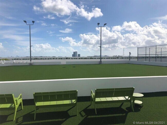 Building Photo - 16385 Biscayne Blvd