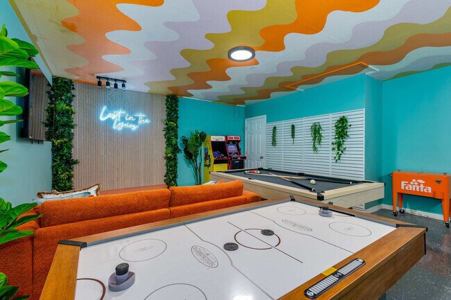 Building Photo - 1136 9th Square