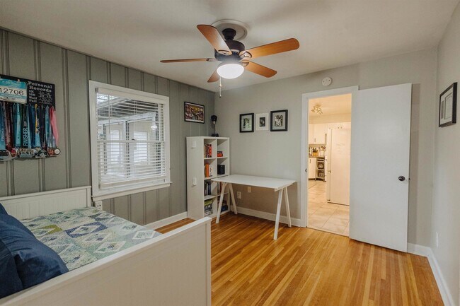 Building Photo - 4960 Hummingbird Ln