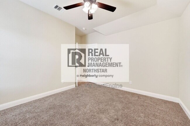 Building Photo - 4027 Quincy St