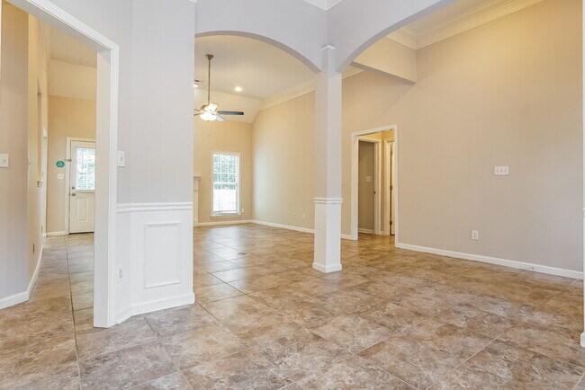 Building Photo - 392 Old Cahaba Trail