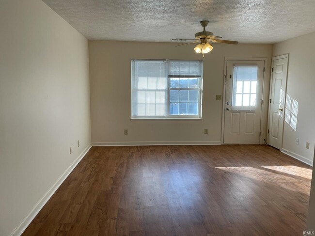 Building Photo - 5243 Raubs Ln