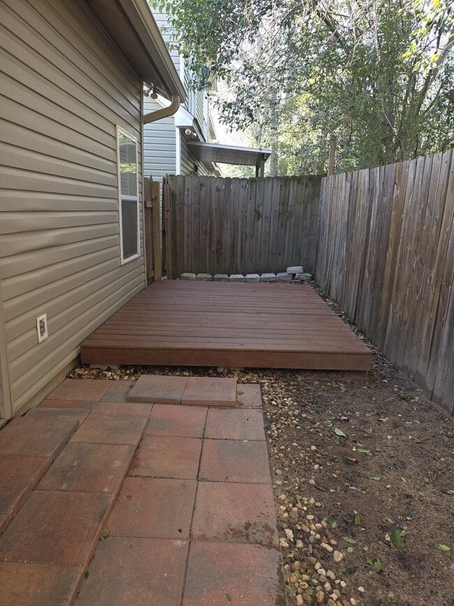 Building Photo - 108 Hidden Sunset Dr