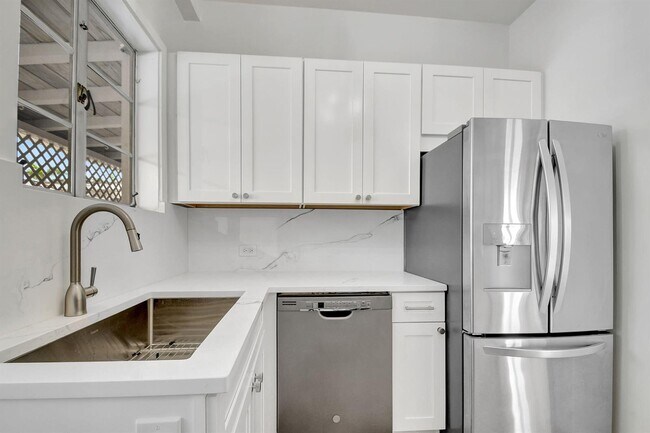 Building Photo - 218 Worth Ave