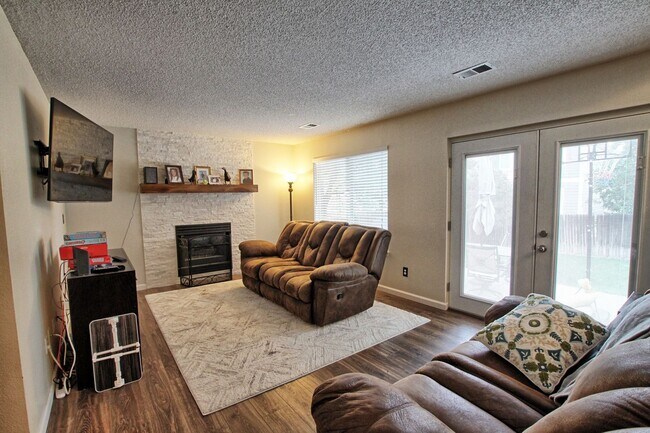 Building Photo - 4 bed 3 bath home in Clarke Farms Parker