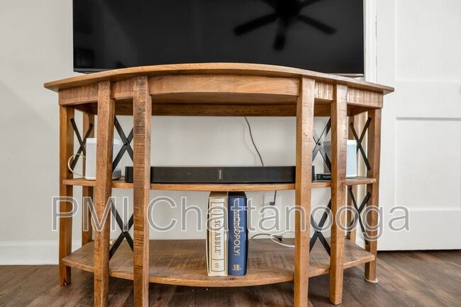 Building Photo - 306 Glenwood Cir