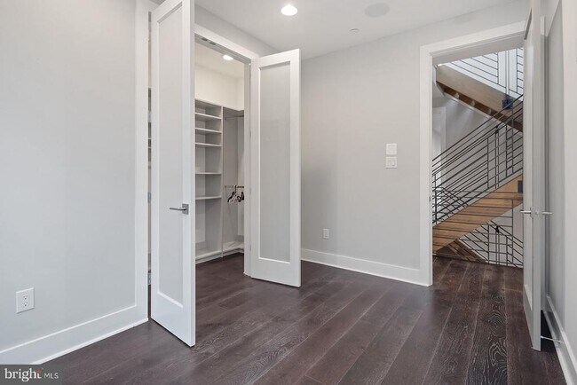 Building Photo - 1332 Kater St