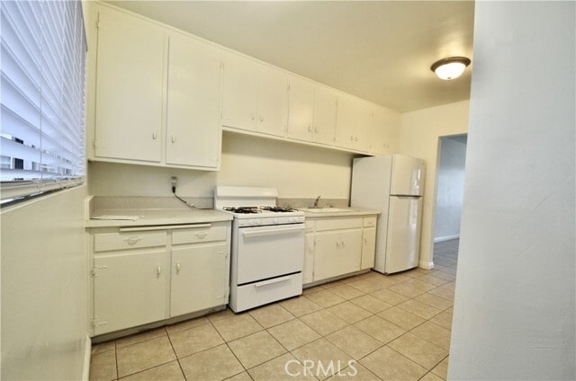Building Photo - 5147 Canoga St
