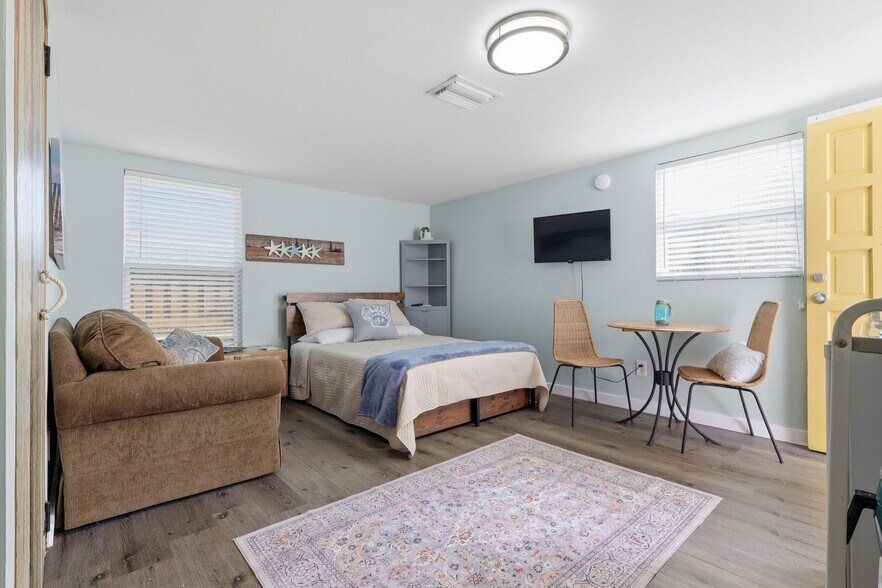 Building Photo - 587 Dixie Hwy