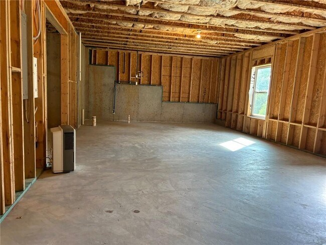 Building Photo - 5315 Mirror Lake Dr