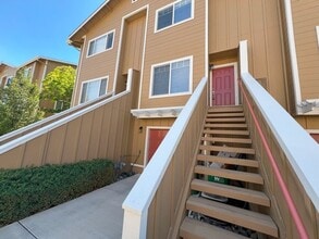 Building Photo - <b>North Reno/UNR: Two Bedroom Townhome<br...
