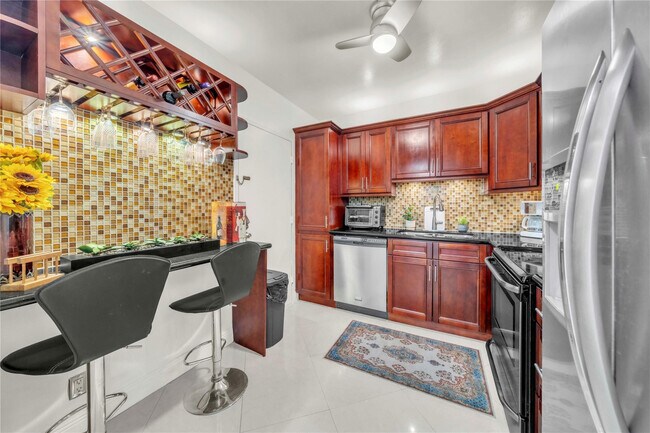 Building Photo - 3725 S Ocean Dr