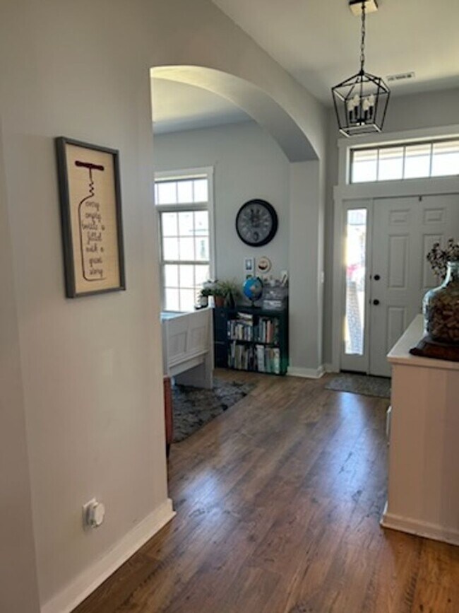 Building Photo - Beautiful 4-bedroom, 2.5- bath home with bonus room, Hedgefield subdivision Prattville, AL.