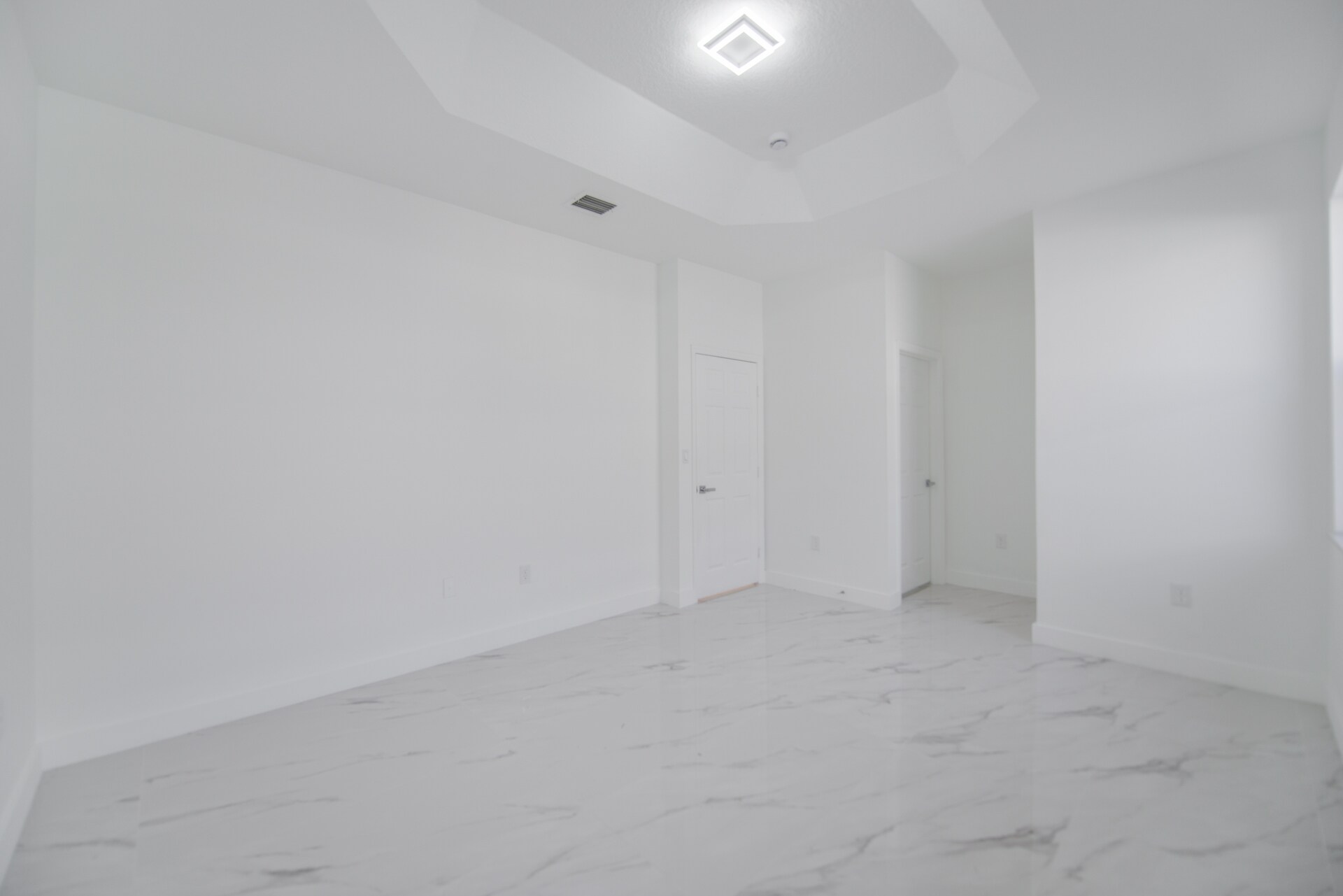 Building Photo - 5290 SW 134th Ave