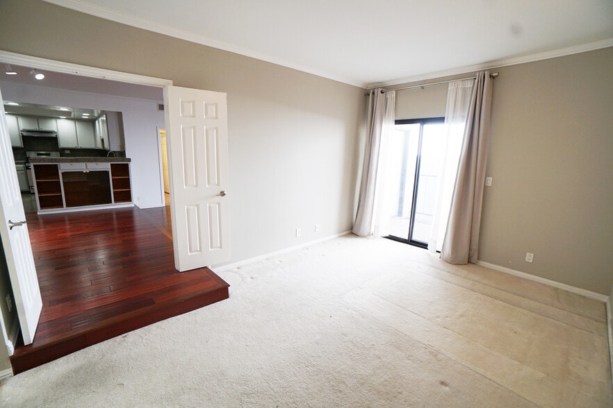 Primary bedroom - 1441 Federal Ave