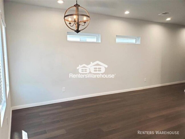 Building Photo - Brand new 3 bedroom, 2.5 bath townhome