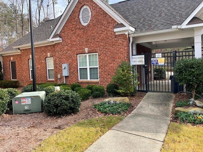 Building Photo - 12785 Doe Dr